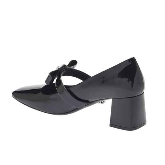 VERSACE
Patent Leather Medusa Bow Mary
Jane Pump 38.5EU / 8.5US - Picture 9 of 14